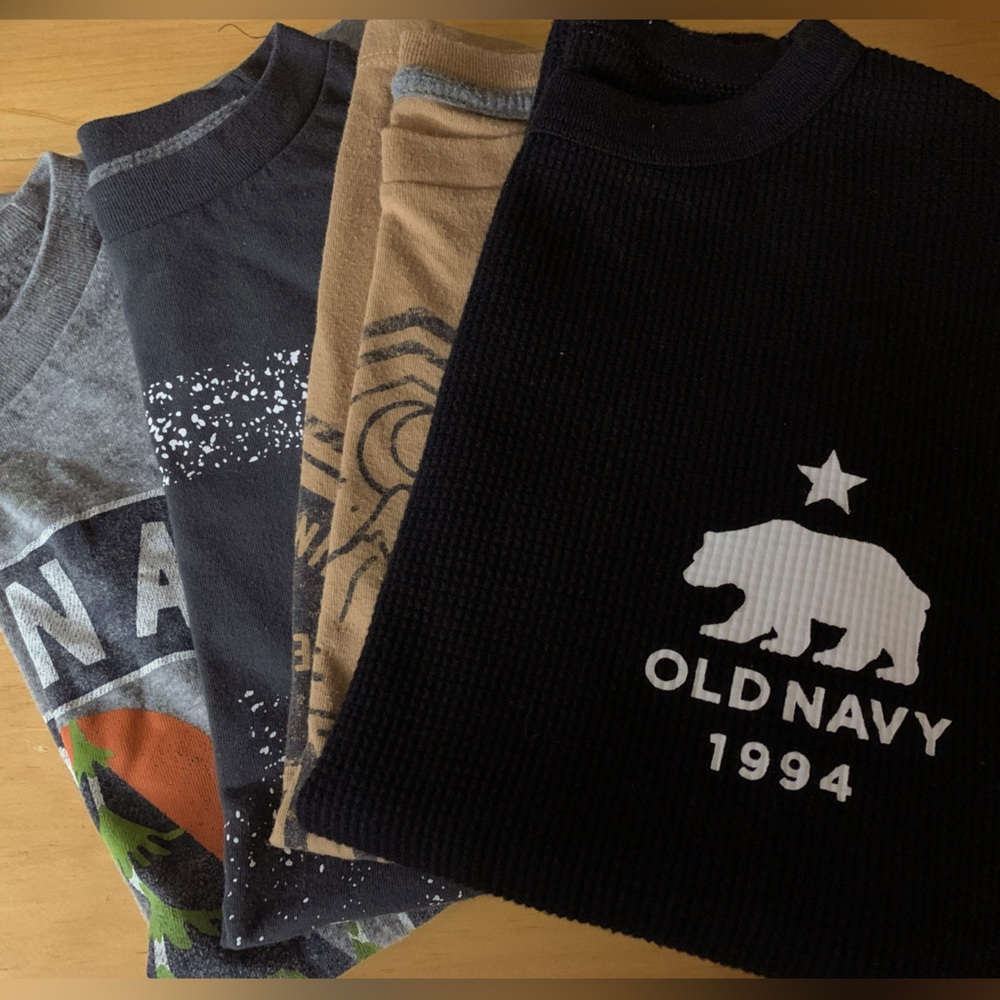 ❌SOLD❌ Set of 4 long sleeve boys Old Navy long sleeve shirts!